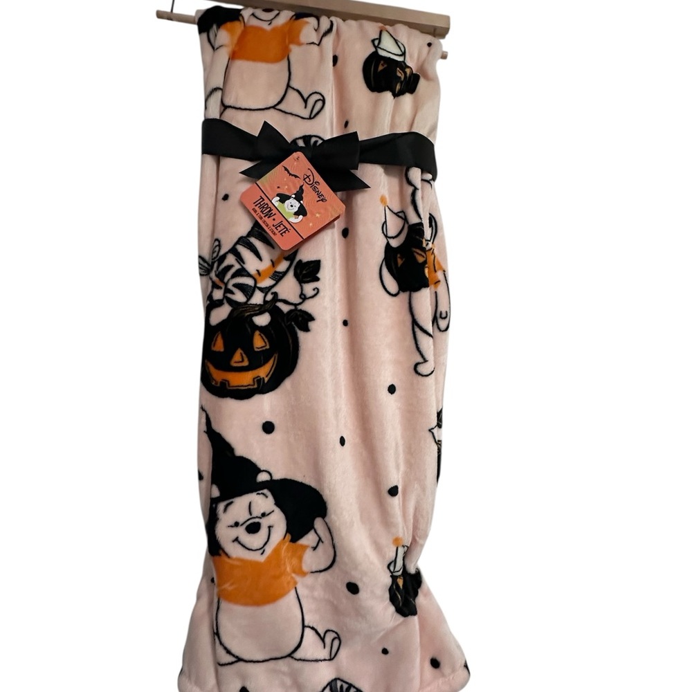 Disney Pooh Halloween Blanket NWT